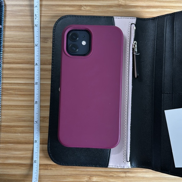 Kate Spade black medium sized clutch wallet - Picture 7 of 9